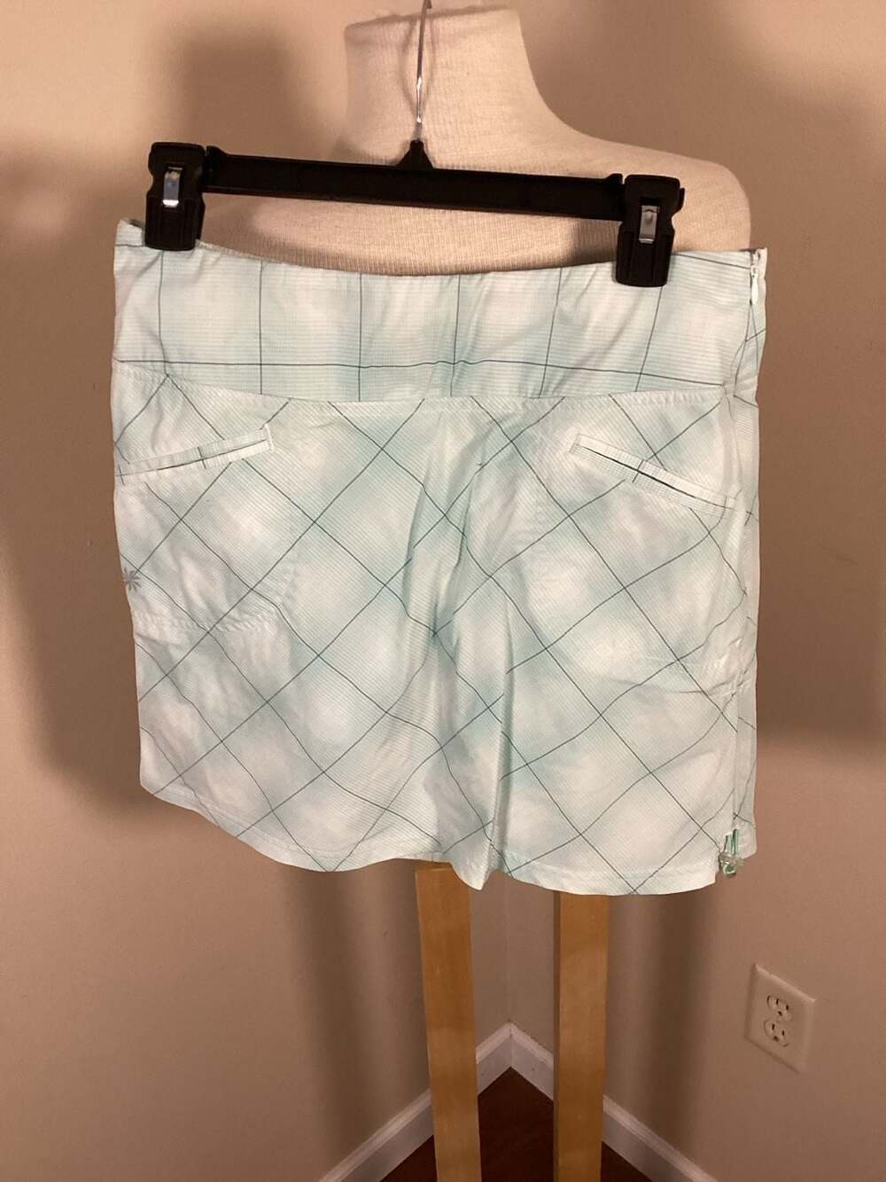 Athleta Tulum Plaid Skort in Mint Green and White Size 4
